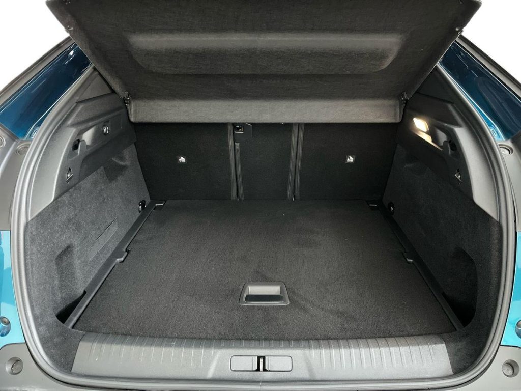 PEUGEOT 3008 Hybrid 145 e-DCS6 GT - 13