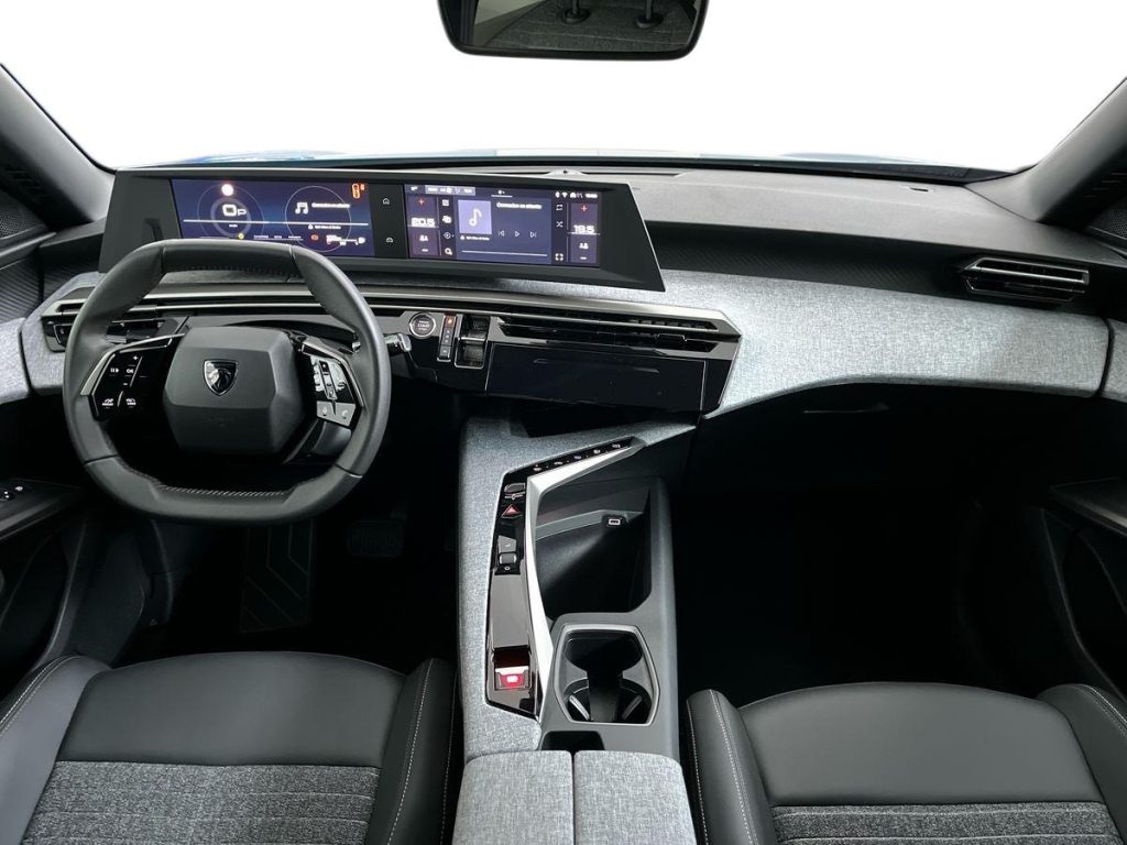 PEUGEOT 3008 Hybrid 145 e-DCS6 GT - 9