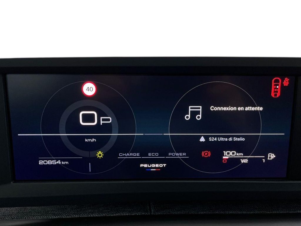 PEUGEOT 3008 Hybrid 145 e-DCS6 GT - 8