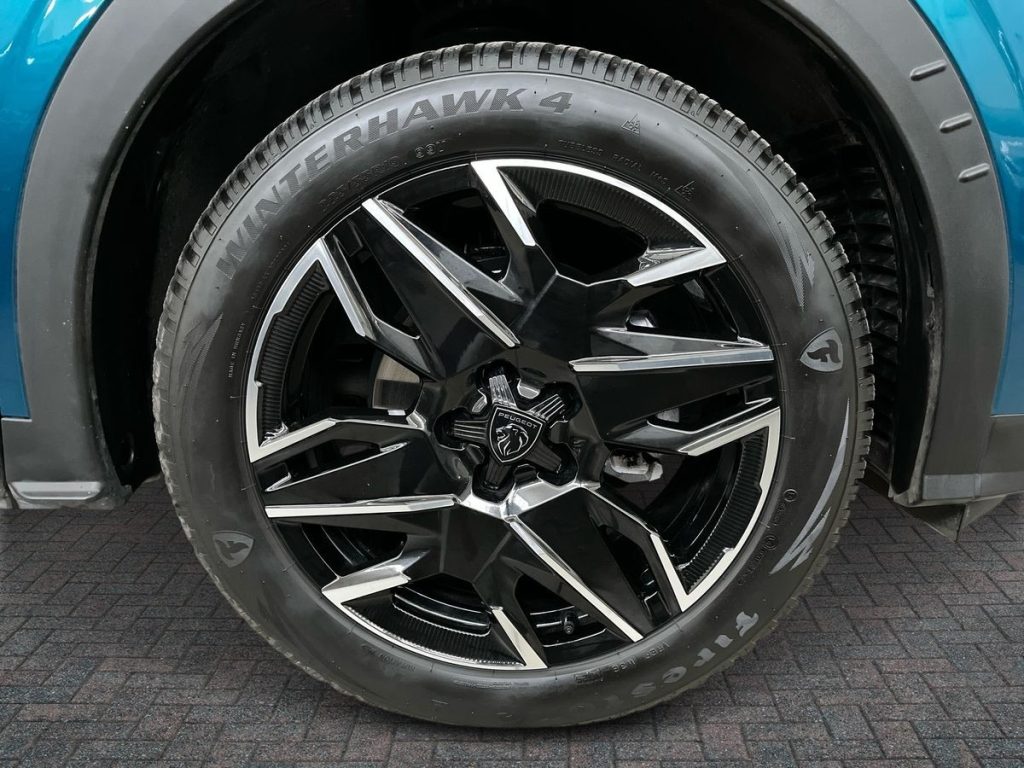 PEUGEOT 3008 Hybrid 145 e-DCS6 GT - 7