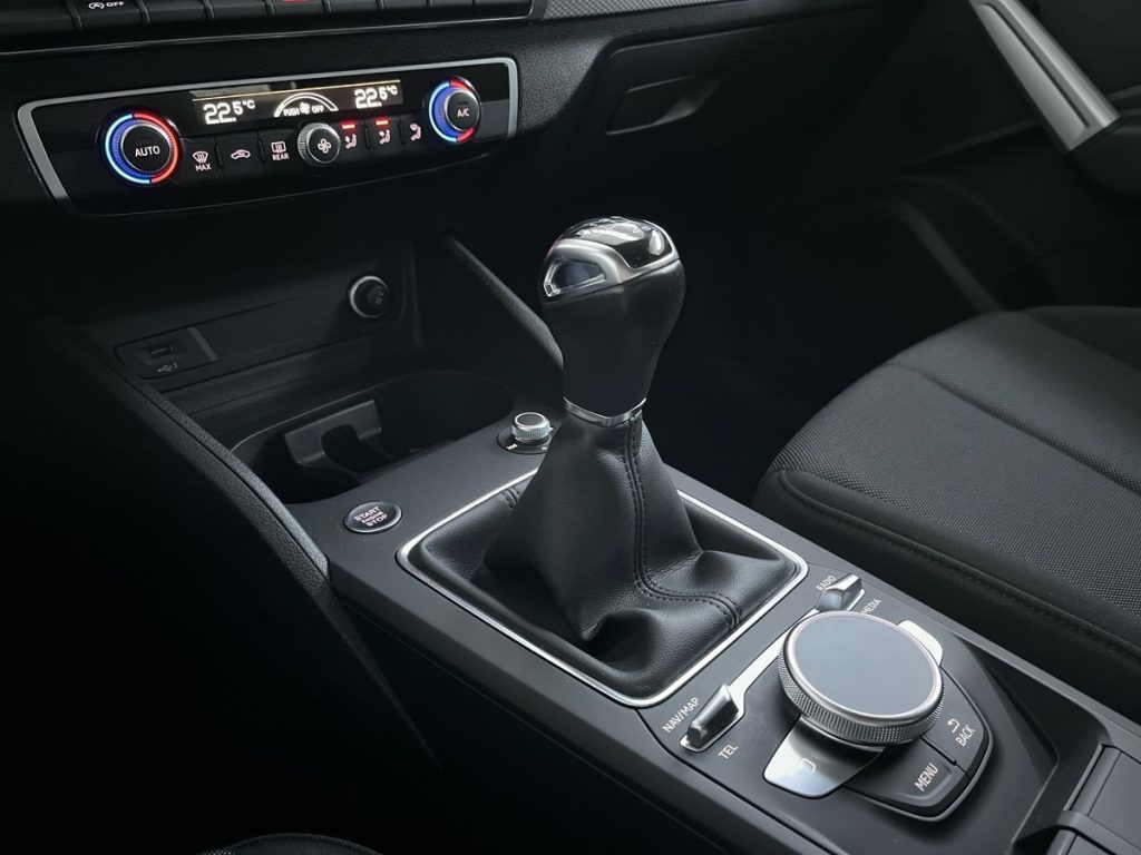 AUDI Q2 35 TFSI S line Edition - 13