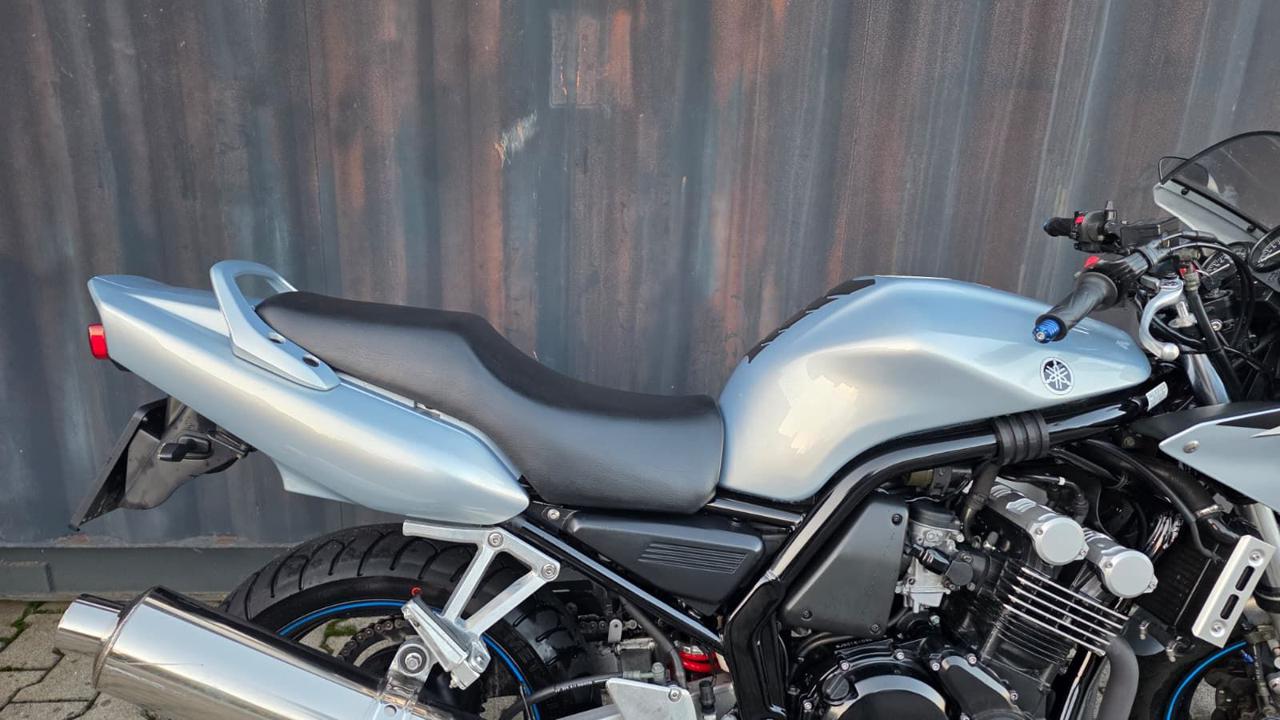 YAMAHA FZ6 Fazer 2003 - 10