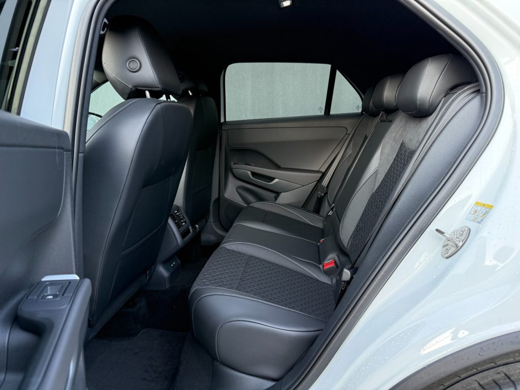 VOLKSWAGEN T-Roc Nuova 1.5 eTSI DSG R-Line GANCIO Black Style LED - 5