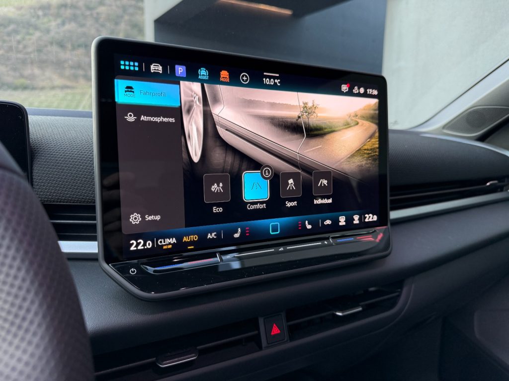 VOLKSWAGEN T-Roc Nuova 1.5 eTSI DSG R-Line GANCIO Black Style LED - 16