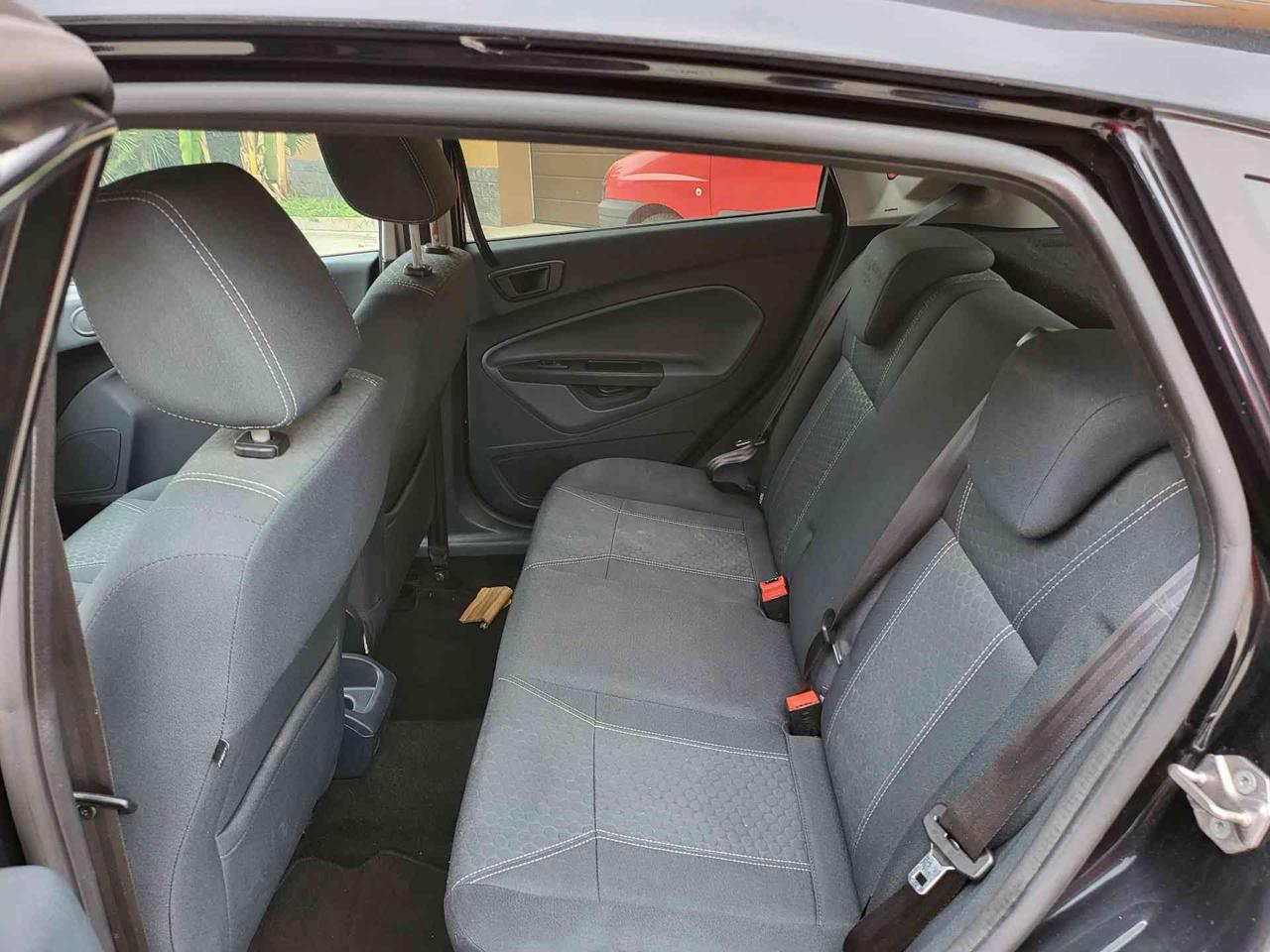 FORD Fiesta 1.2 82 CV 5 porte Titanium  NEOPATENTATI OK ! - 9