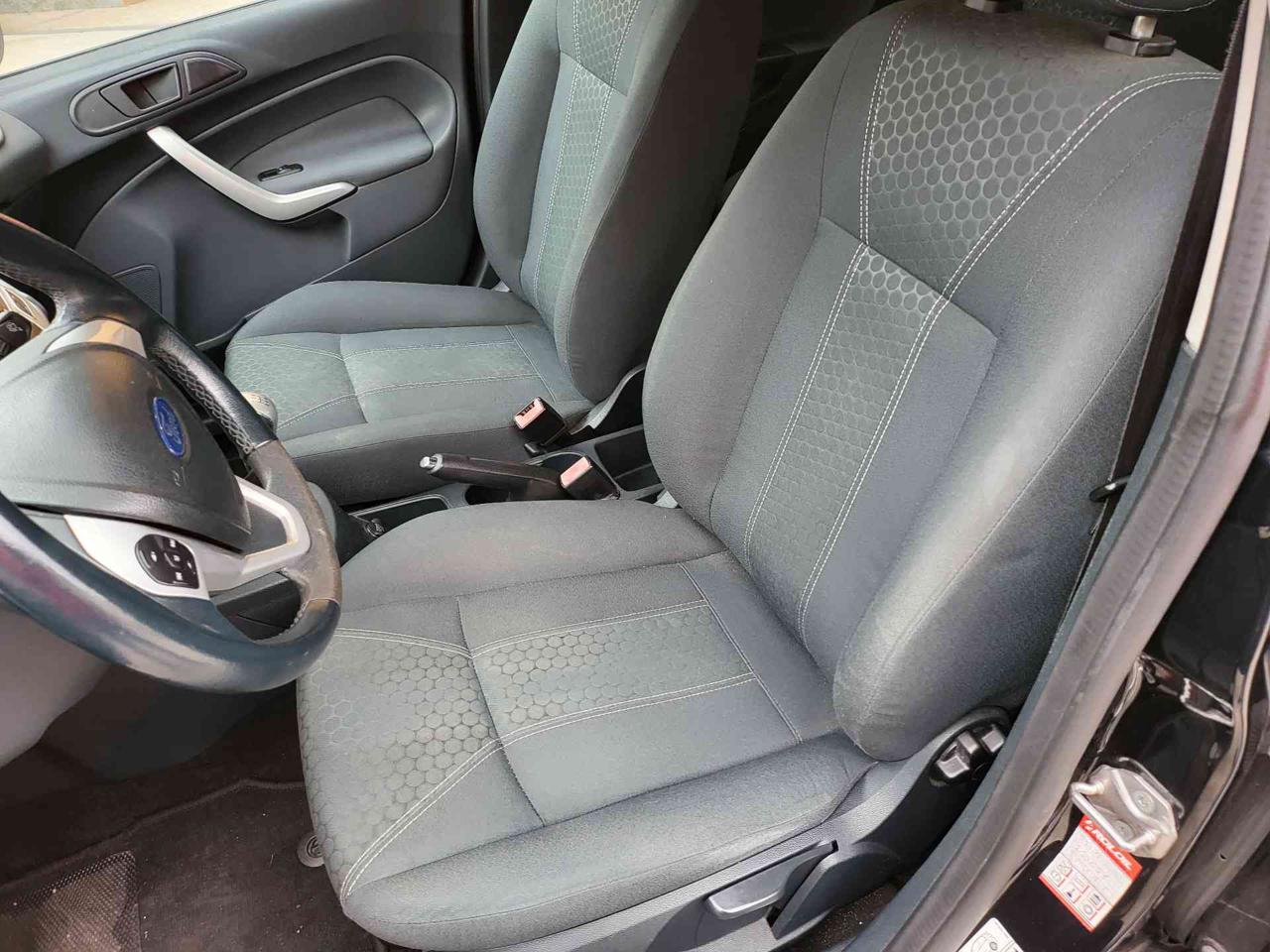 FORD Fiesta 1.2 82 CV 5 porte Titanium  NEOPATENTATI OK ! - 10