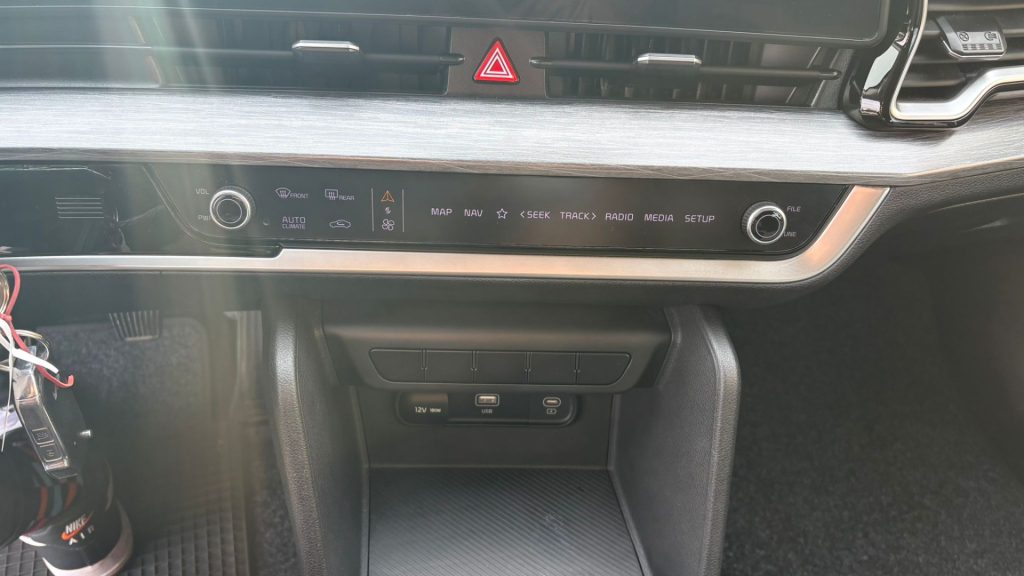 KIA Sportage 1.6 TGDi MHEV Business - 12