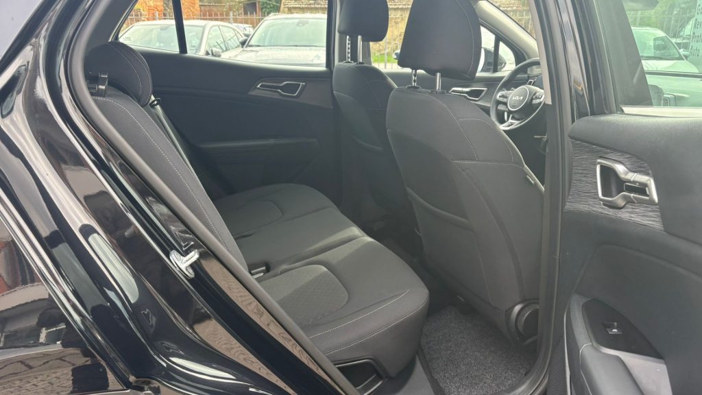 KIA Sportage 1.6 TGDi MHEV Business - 19