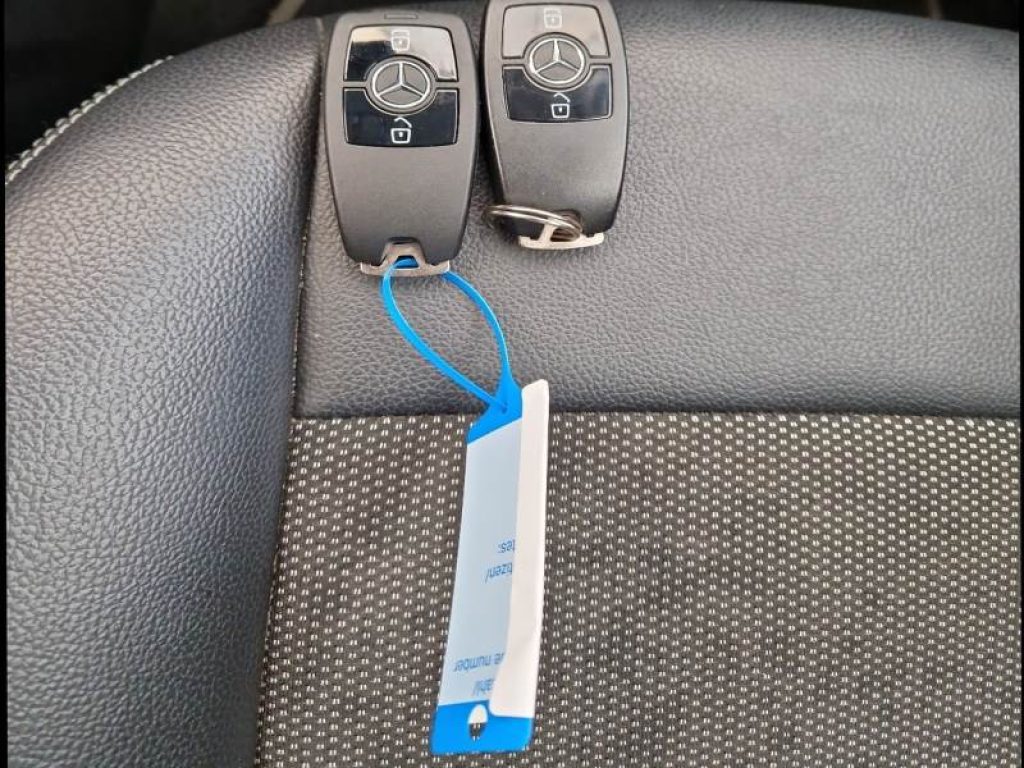 MERCEDES-BENZ GLA 180 d Automatic Business Extra SOLO 57000 KM IVA ESP - 9