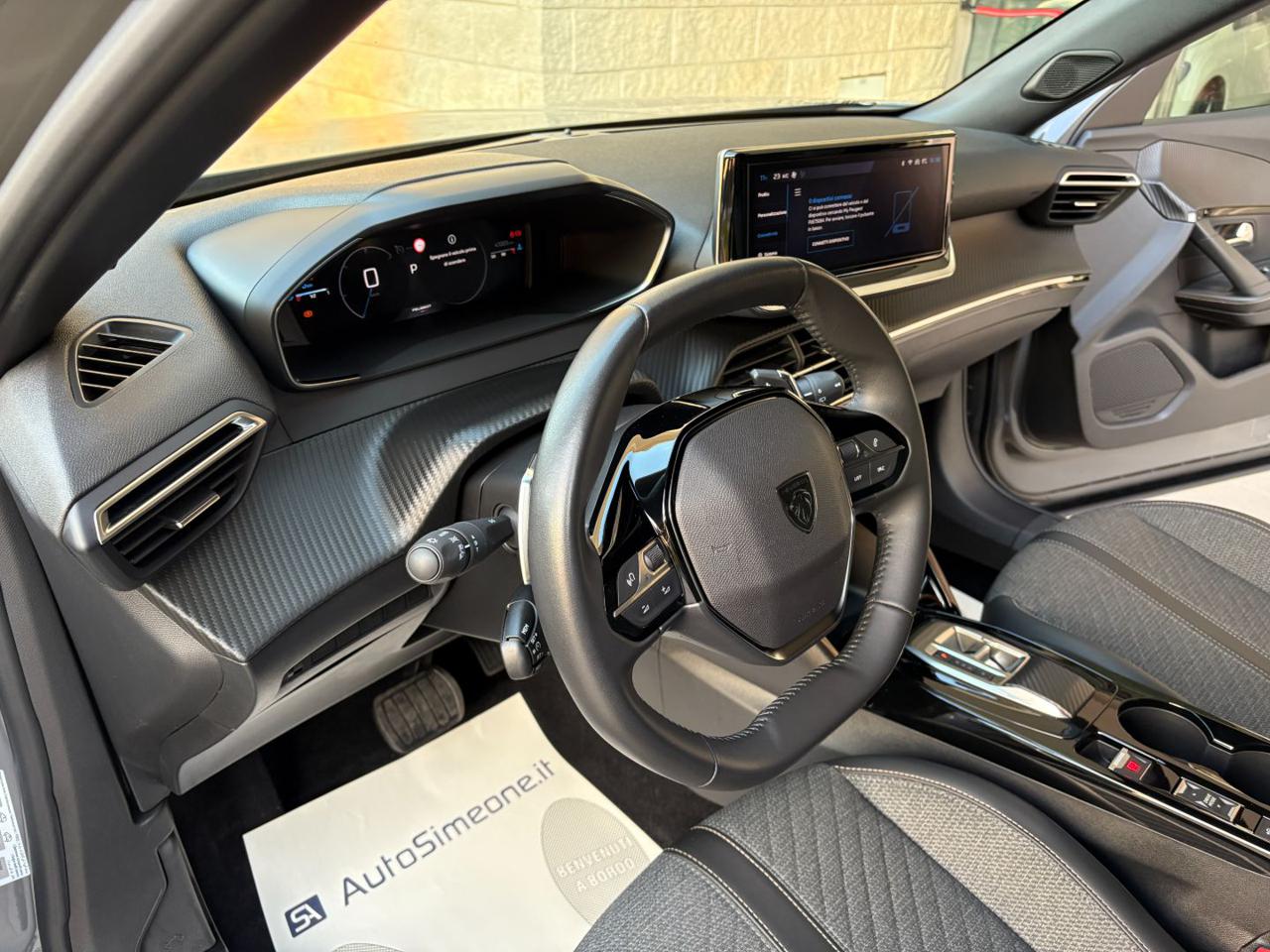 PEUGEOT 2008 1.5 BlueHDi 130 S&S EAT8 Allure - 11