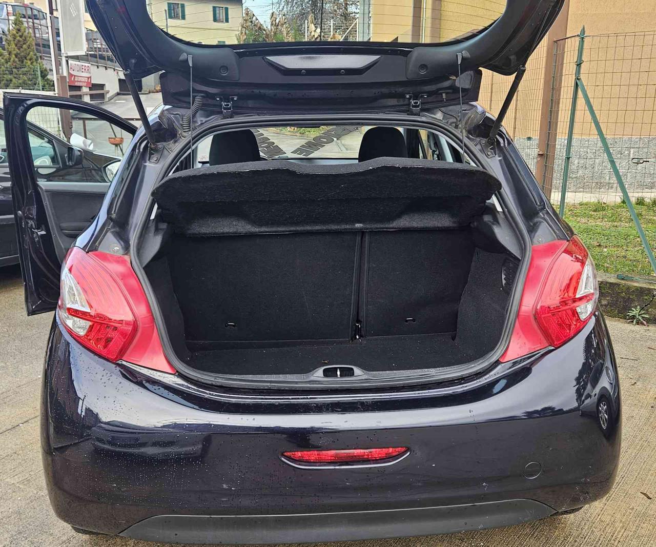 PEUGEOT 208 1° serie PureTech 82 5 porte Allure PARI AL NUOVO - 13