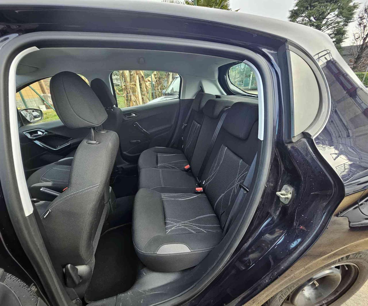 PEUGEOT 208 1° serie PureTech 82 5 porte Allure PARI AL NUOVO - 10