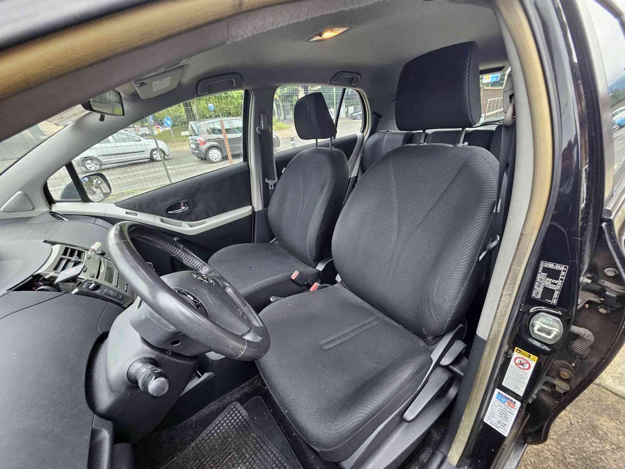 TOYOTA Yaris 1.3 5 porte M-MT Sol - 7