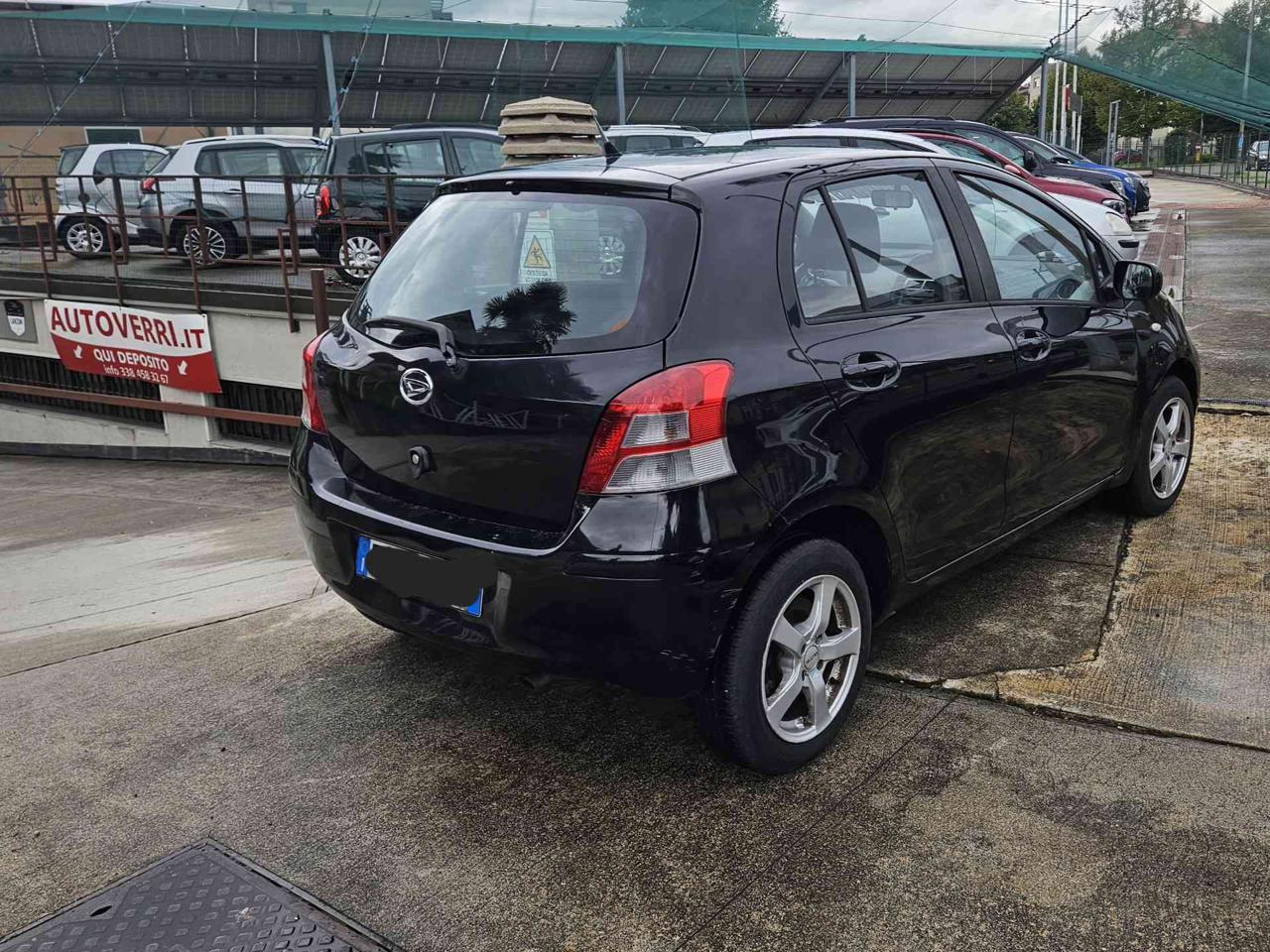 TOYOTA Yaris 1.3 5 porte M-MT Sol - 4