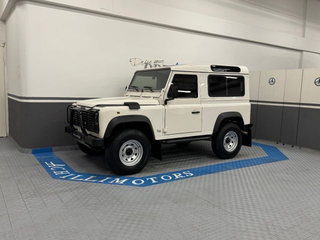 LAND ROVER Defender Bianco pastello