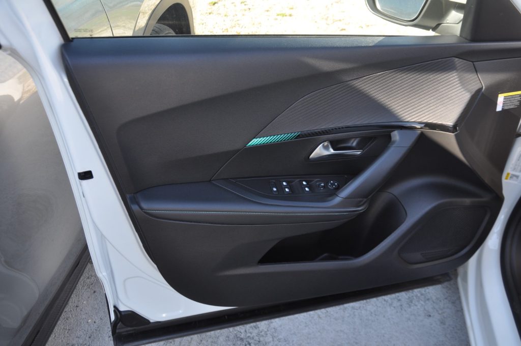 PEUGEOT 2008 BlueHDi 110 S&S Active Pack - 9