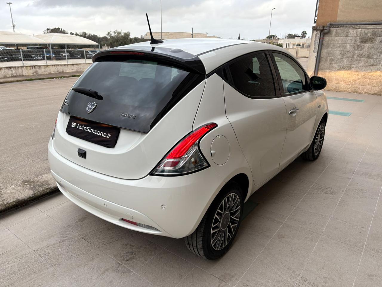 LANCIA Ypsilon 1.0 FireFly 5 porte S&S Hybrid Gold 5 posti. - 5