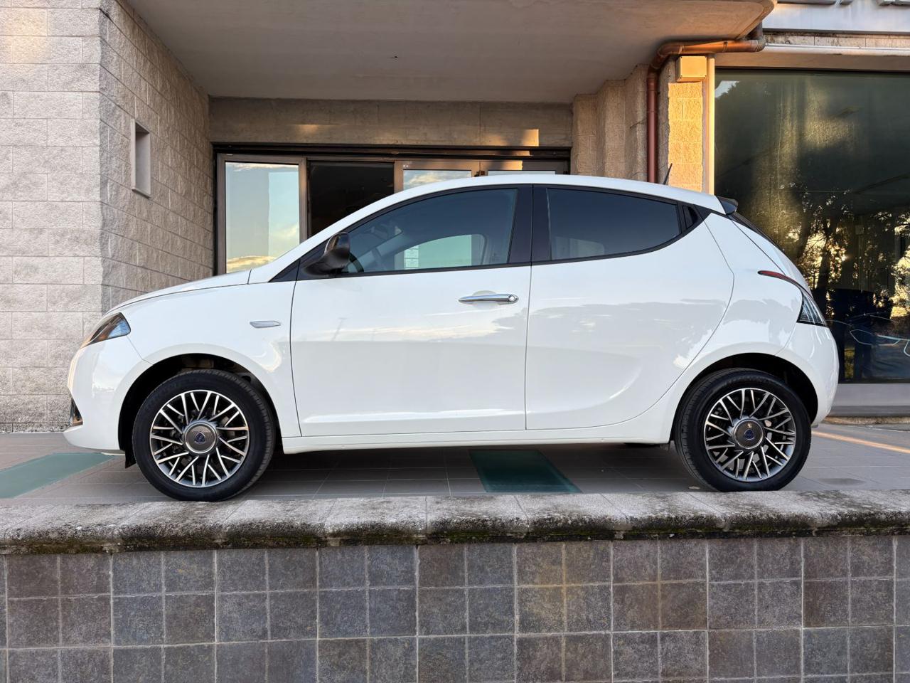 LANCIA Ypsilon 1.0 FireFly 5 porte S&S Hybrid Gold 5 posti. - 8