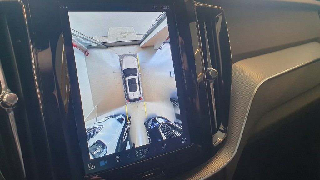 VOLVO XC60 T6 Plug-in hybrid AWD automatico Plus Dark - Grid Foto 10