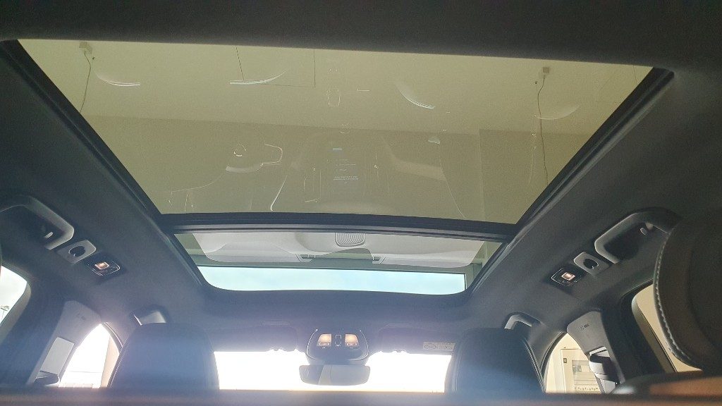 VOLVO XC60 T6 Plug-in hybrid AWD automatico Plus Dark - Grid Foto 11