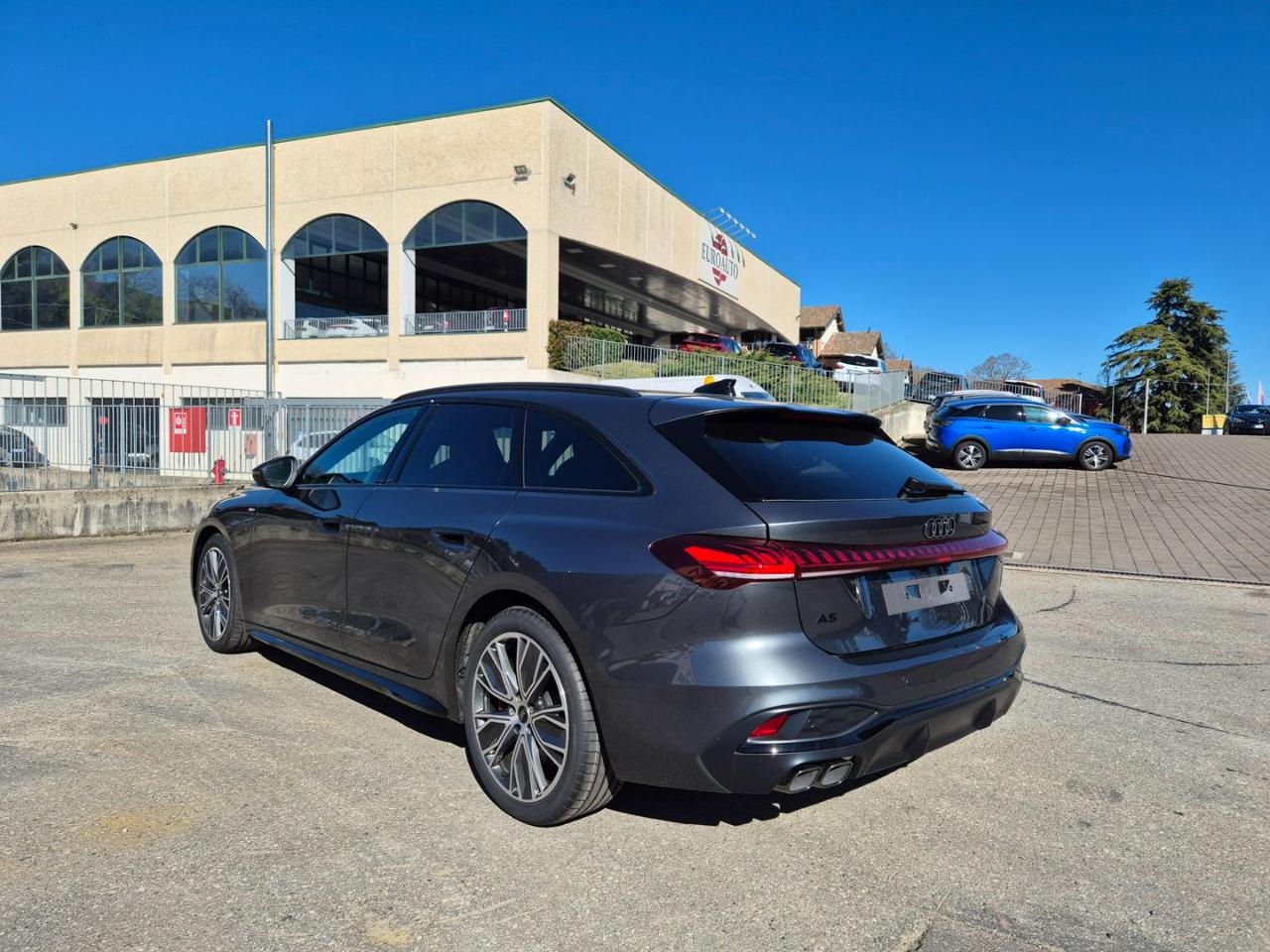 AUDI A5 Avant TDI 150 kW mHEV+ S tronic S Line edition - 8