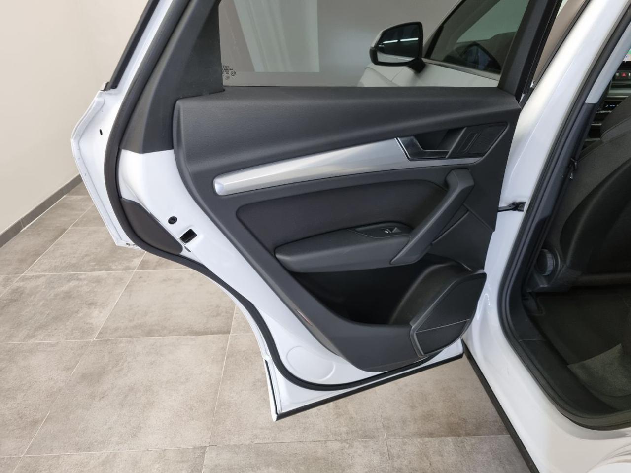 AUDI Q5 40 TDI 204 CV quattro S tronic - 24