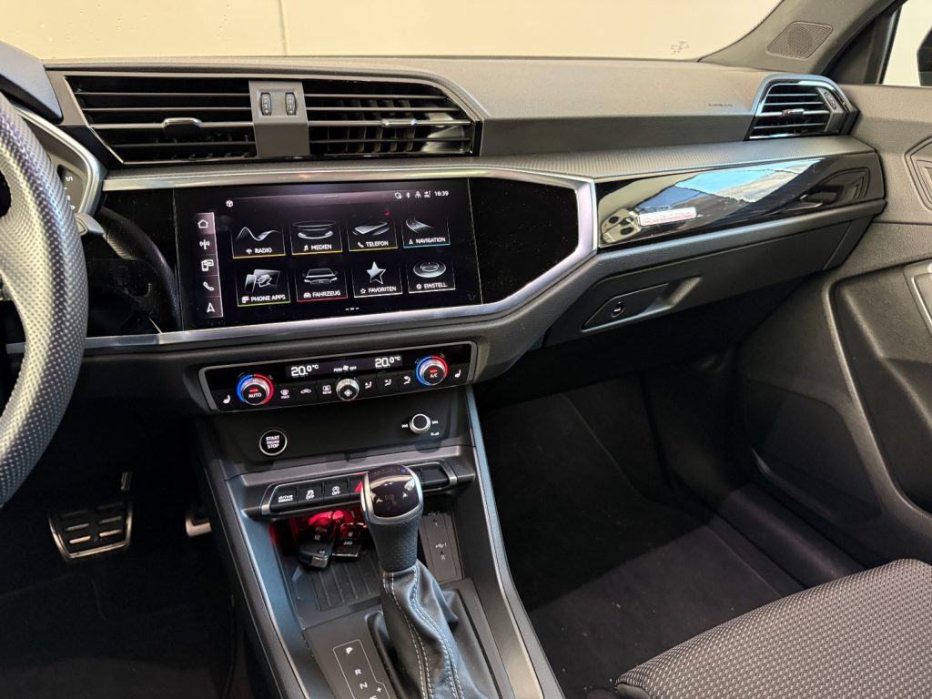 AUDI Q3 40 TFSI quattro S tronic S line Matrix GANCIO 20 - 8