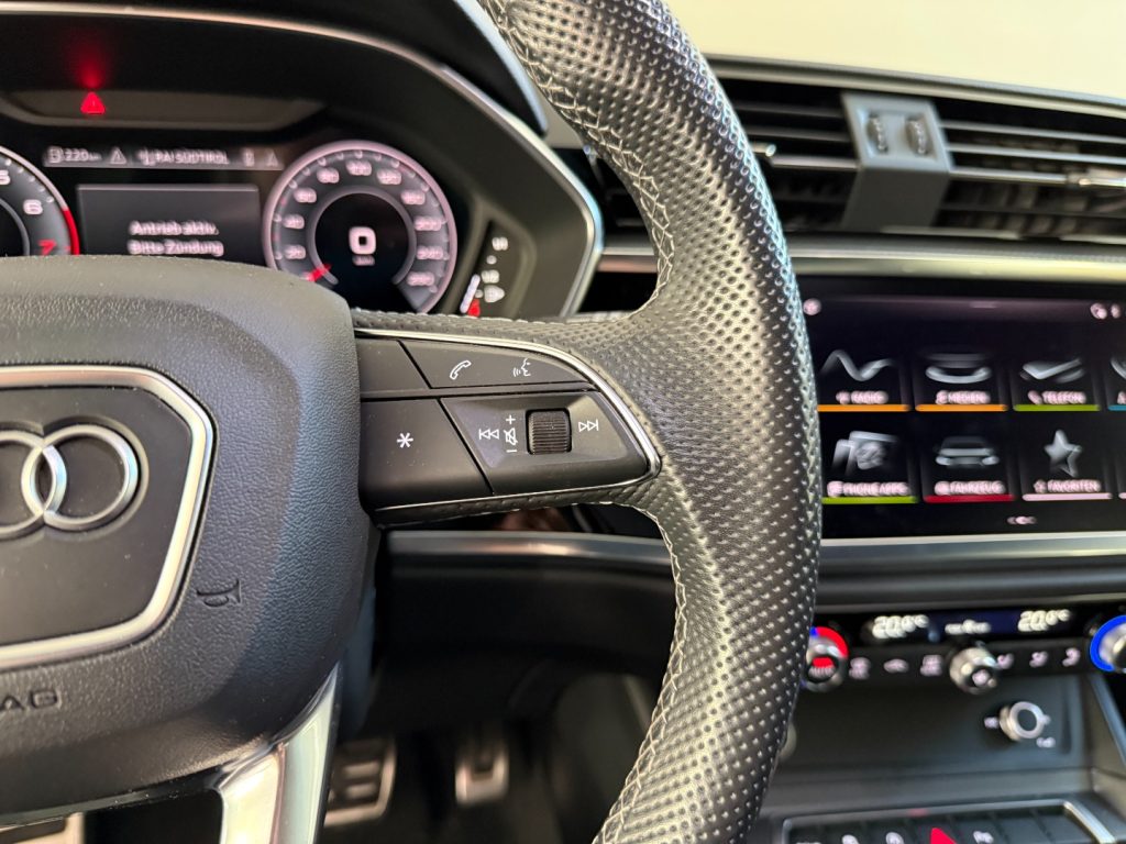 AUDI Q3 40 TFSI quattro S tronic S line Matrix GANCIO 20 - 12