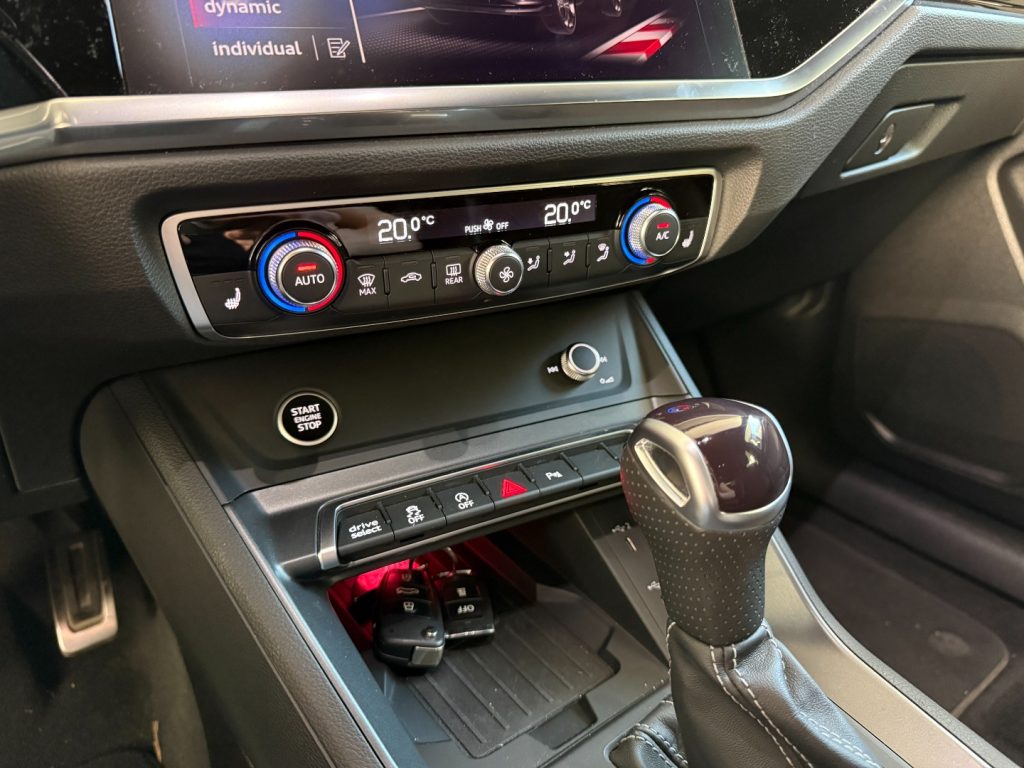 AUDI Q3 40 TFSI quattro S tronic S line Matrix GANCIO 20 - 17