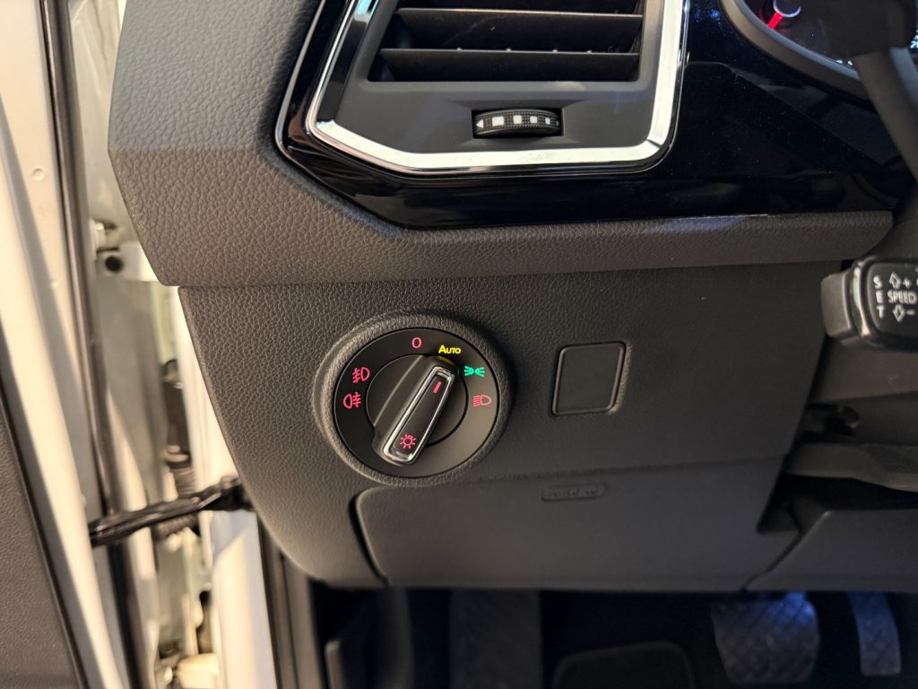 SEAT Ateca 2.0 TDI 4DRIVE DSG XCELLENCE GANCIO LED 19 DCC - 9