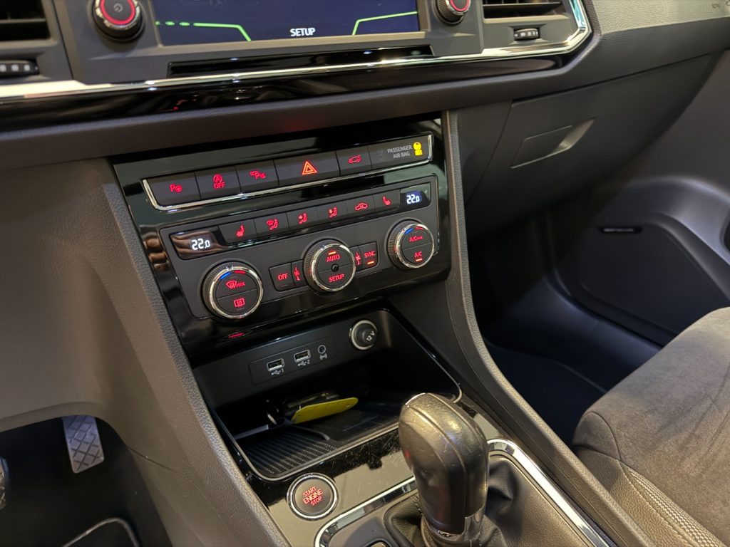 SEAT Ateca 2.0 TDI 4DRIVE DSG XCELLENCE GANCIO LED 19 DCC - 17