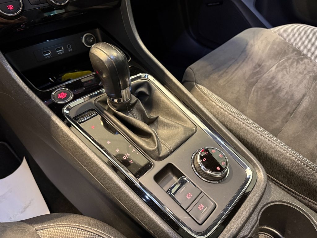 SEAT Ateca 2.0 TDI 4DRIVE DSG XCELLENCE GANCIO LED 19 DCC - 18