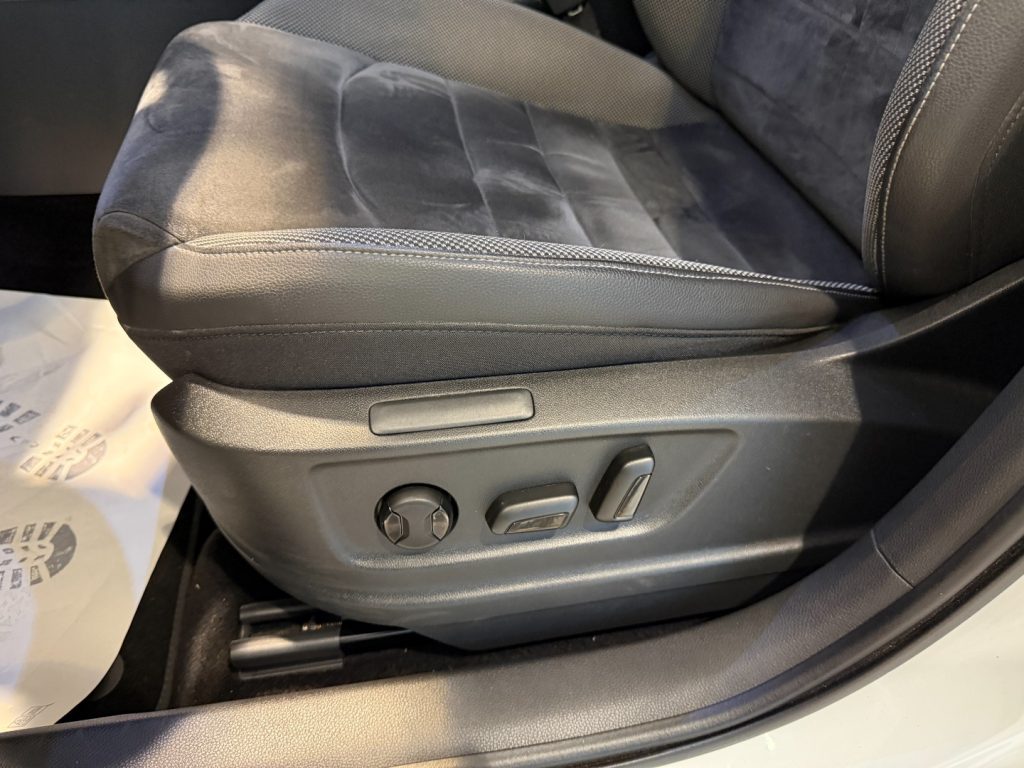 SEAT Ateca 2.0 TDI 4DRIVE DSG XCELLENCE GANCIO LED 19 DCC - 20