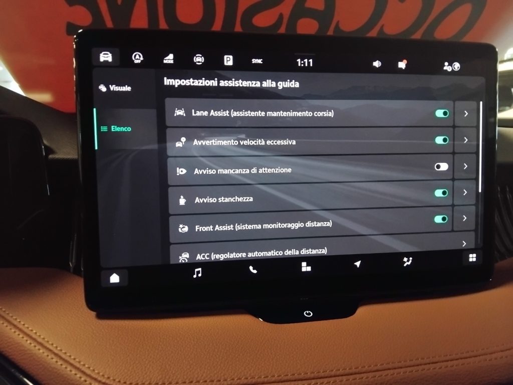 SKODA Superb 2.0 TDI DSG Wagon Laurin&Klement - 38