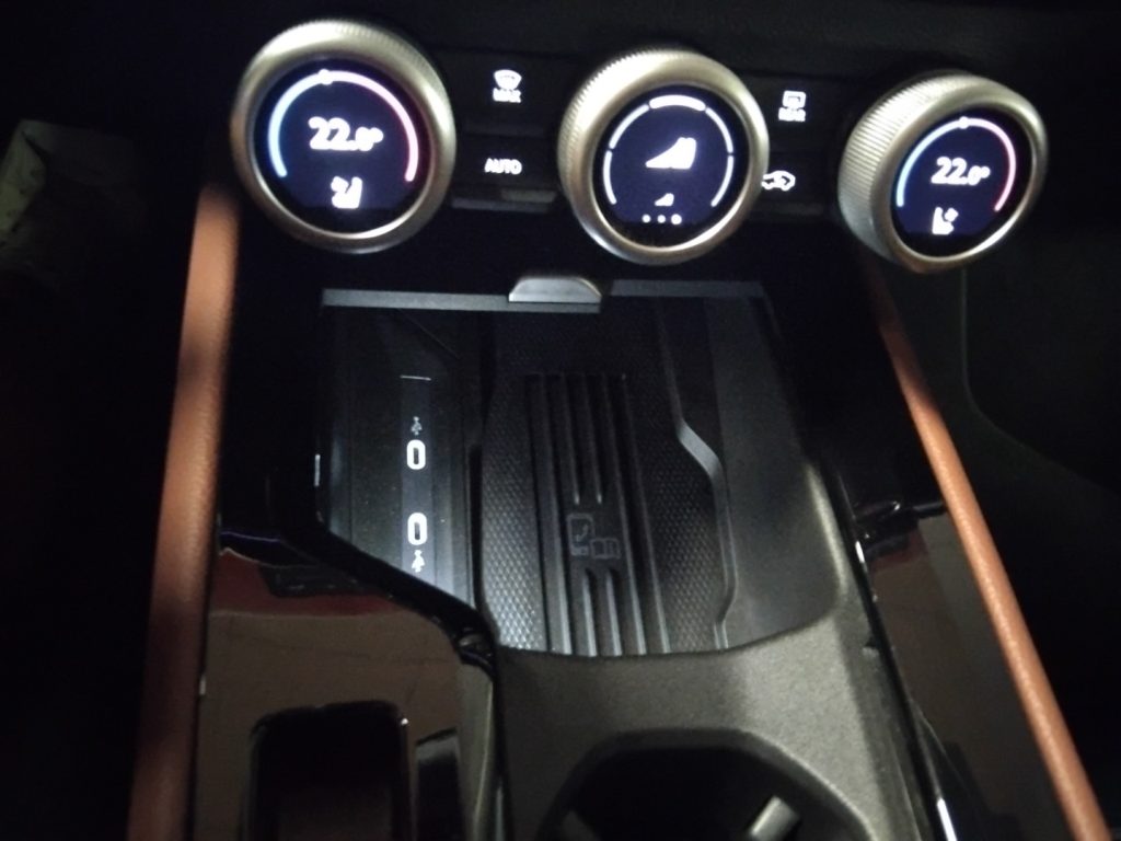 SKODA Superb 2.0 TDI DSG Wagon Laurin&Klement - 10