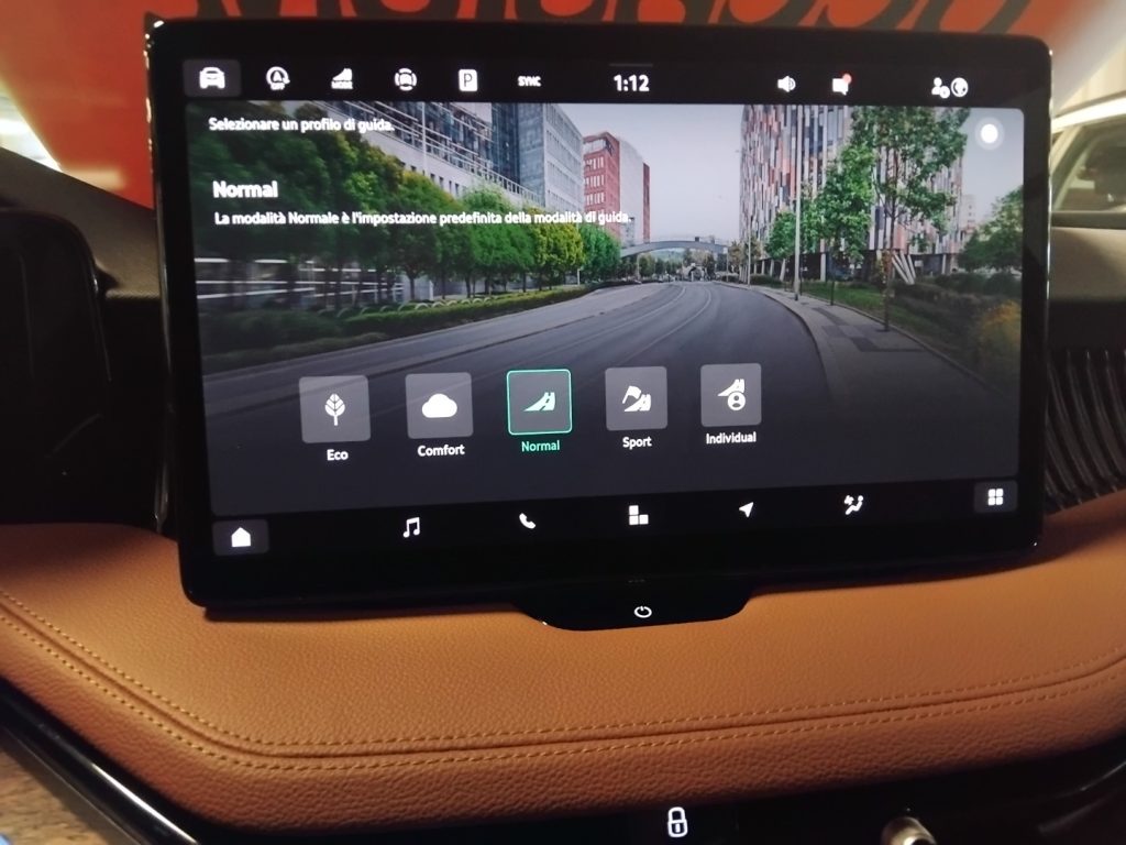 SKODA Superb 2.0 TDI DSG Wagon Laurin&Klement - 15