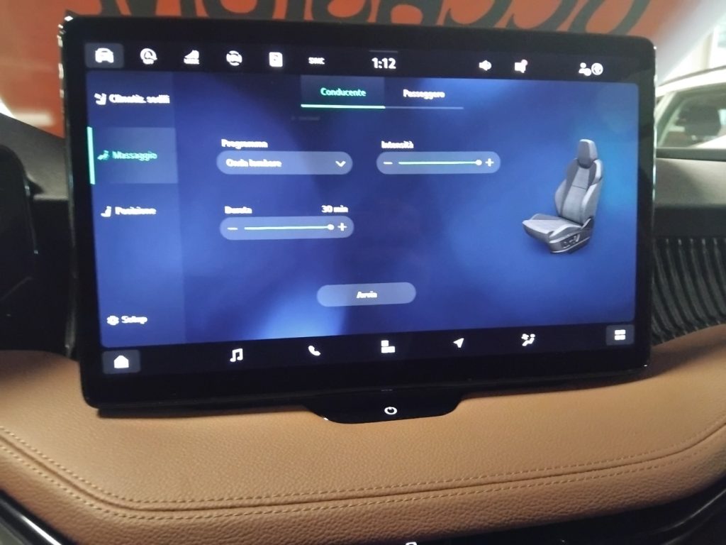 SKODA Superb 2.0 TDI DSG Wagon Laurin&Klement - 16