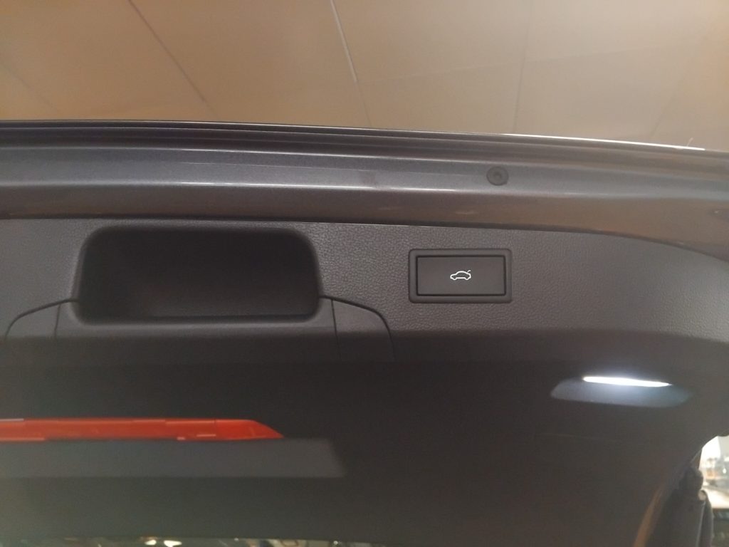 SKODA Superb 2.0 TDI DSG Wagon Laurin&Klement - 31