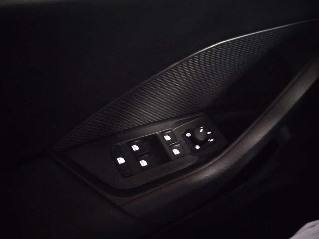 SKODA Octavia 2.0 TDI EVO SCR DSG Wagon Executive - 25