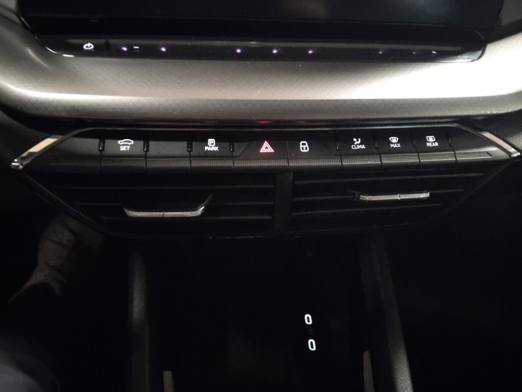 SKODA Octavia 2.0 TDI EVO SCR DSG Wagon Executive - 28