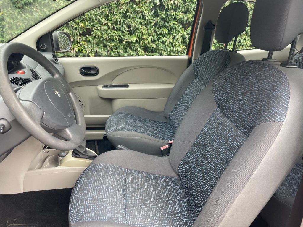 RENAULT Twingo 1.2 16V Dynamique - 13