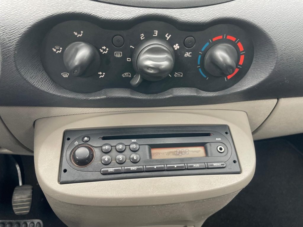 RENAULT Twingo 1.2 16V Dynamique - 17