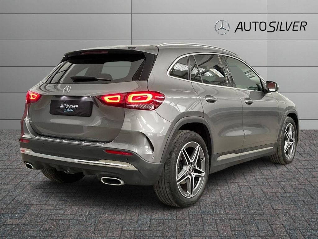 MERCEDES-BENZ GLA 200 d Automatic Premium - 2