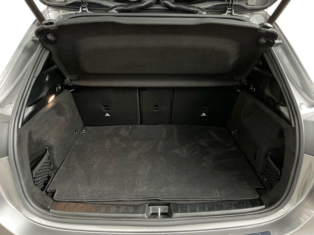 MERCEDES-BENZ GLA 200 d Automatic Premium - 13