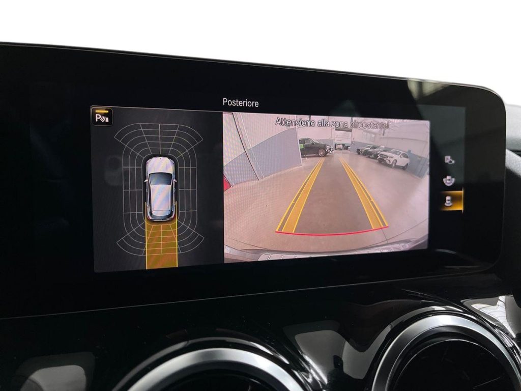 MERCEDES-BENZ GLA 200 d Automatic Premium - 12