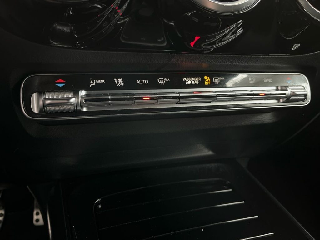 MERCEDES-BENZ GLA 200 d Automatic Premium - 14