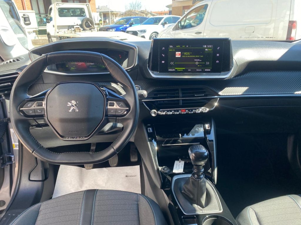 PEUGEOT 2008 130CV Allure Pack UNICO PROPRIETARIO GOMME NUOVE - 5