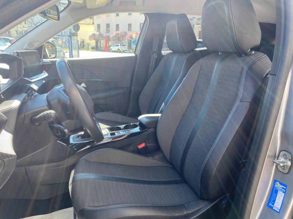 PEUGEOT 2008 130CV Allure Pack UNICO PROPRIETARIO GOMME NUOVE - 7