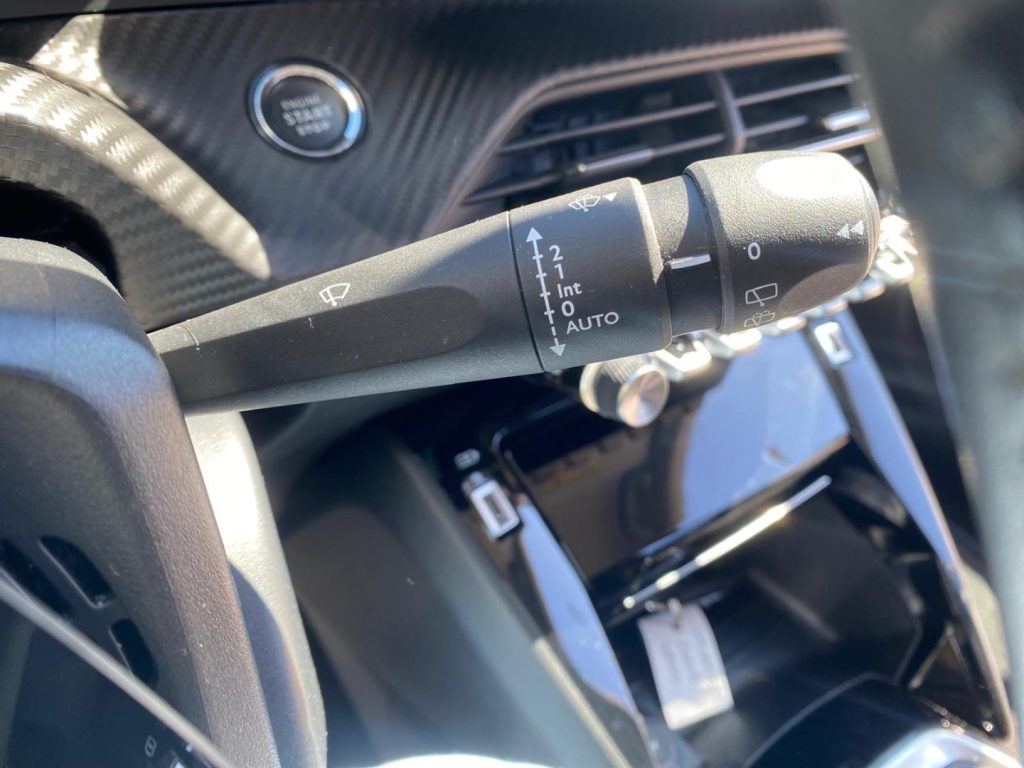 PEUGEOT 2008 130CV Allure Pack UNICO PROPRIETARIO GOMME NUOVE - 13