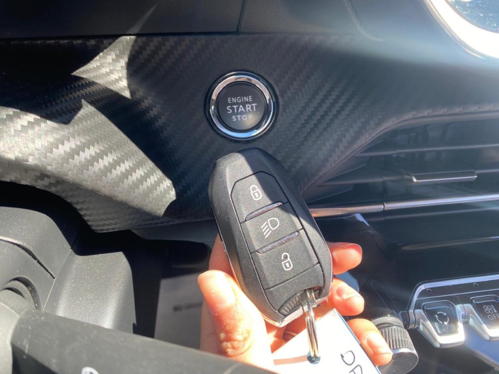 PEUGEOT 2008 130CV Allure Pack UNICO PROPRIETARIO GOMME NUOVE - 14